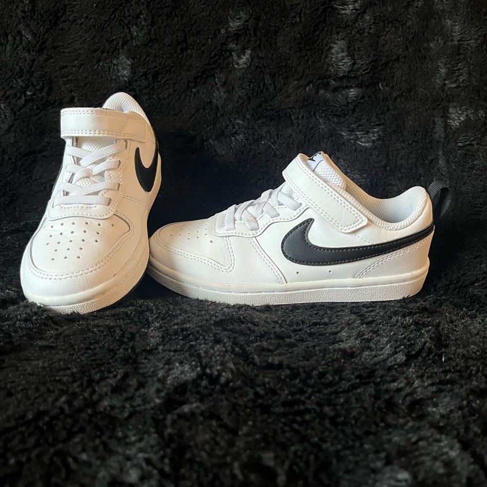 NIKE Court Borough Low 2 kids sz 12